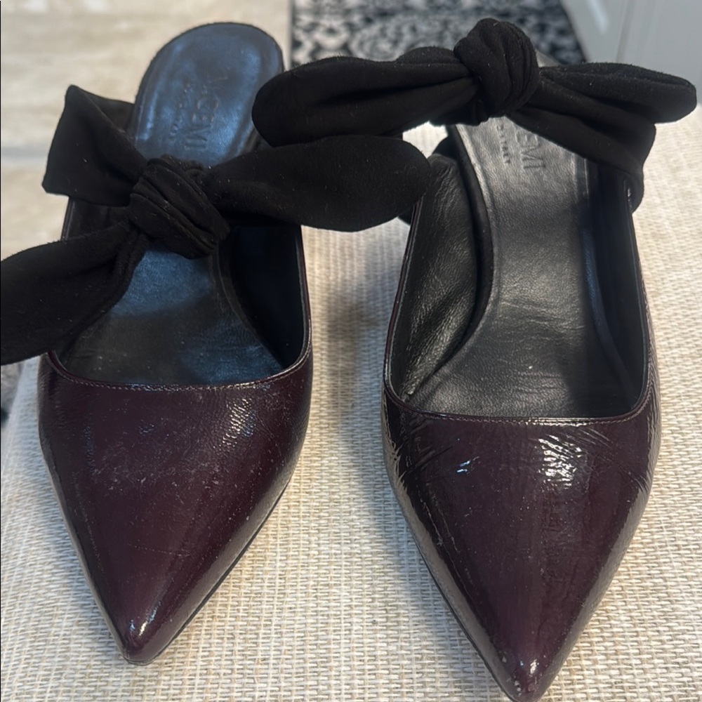 Elegant Black and Burgundy Women's Shoes. Kitten heels